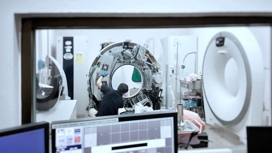 Optimiza la seguridad y eficiencia de tu hospital con servicios de mantenimiento especializados.