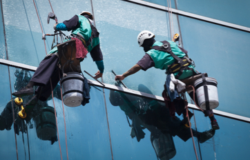 img-limpieza-cristales-gran-altura-pertiga-agua-osmotizada
